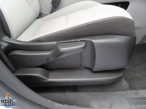 Used 2024 GMC Terrain SLE AWD/4WD image 27