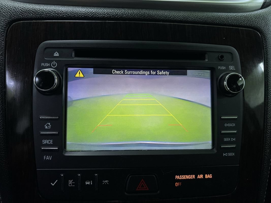 Used 2017 Chevrolet Traverse LT w/ Style and Technology Package FWD image 17