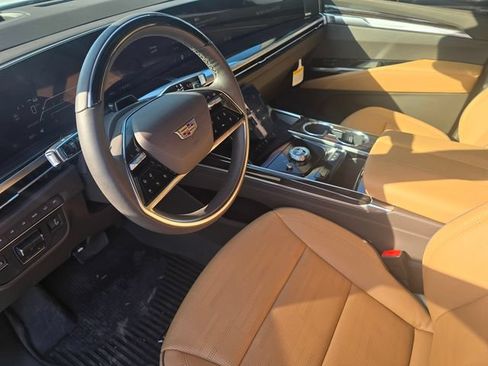 Used 2026 Cadillac Escalade Luxury w/ Touring Package AWD/4WD image 21