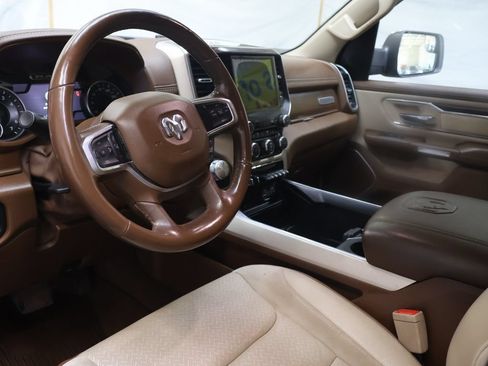 Used 2019 RAM 1500 Laramie AWD/4WD image 17