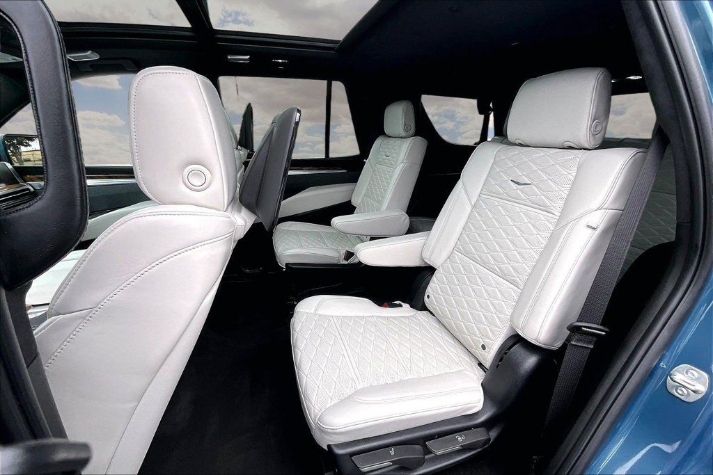 Certified 2025 Cadillac Escalade Sport Platinum AWD/4WD image 22