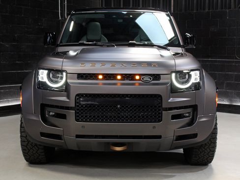 Used 2025 Land Rover Defender 110 AWD/4WD image 6