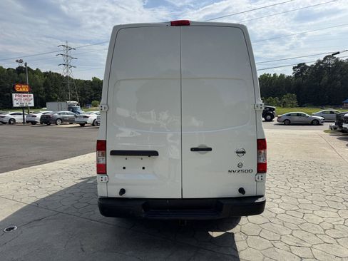 Used 2018 Nissan NV 2500 SV RWD image 8