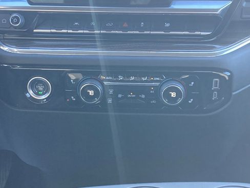 Used 2024 Chevrolet Silverado 1500 LT image 18