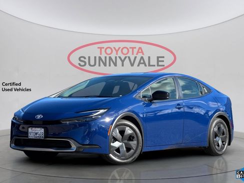 Certified 2025 Toyota Prius Plug-In Hybrid image 1