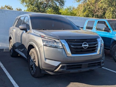 Used 2022 Nissan Pathfinder S image 4