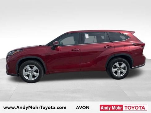 Used 2021 Toyota Highlander LE image 5