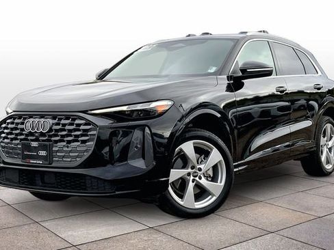 Used 2025 Audi Q5 Premium Plus w/ Premium Plus AWD/4WD image 1
