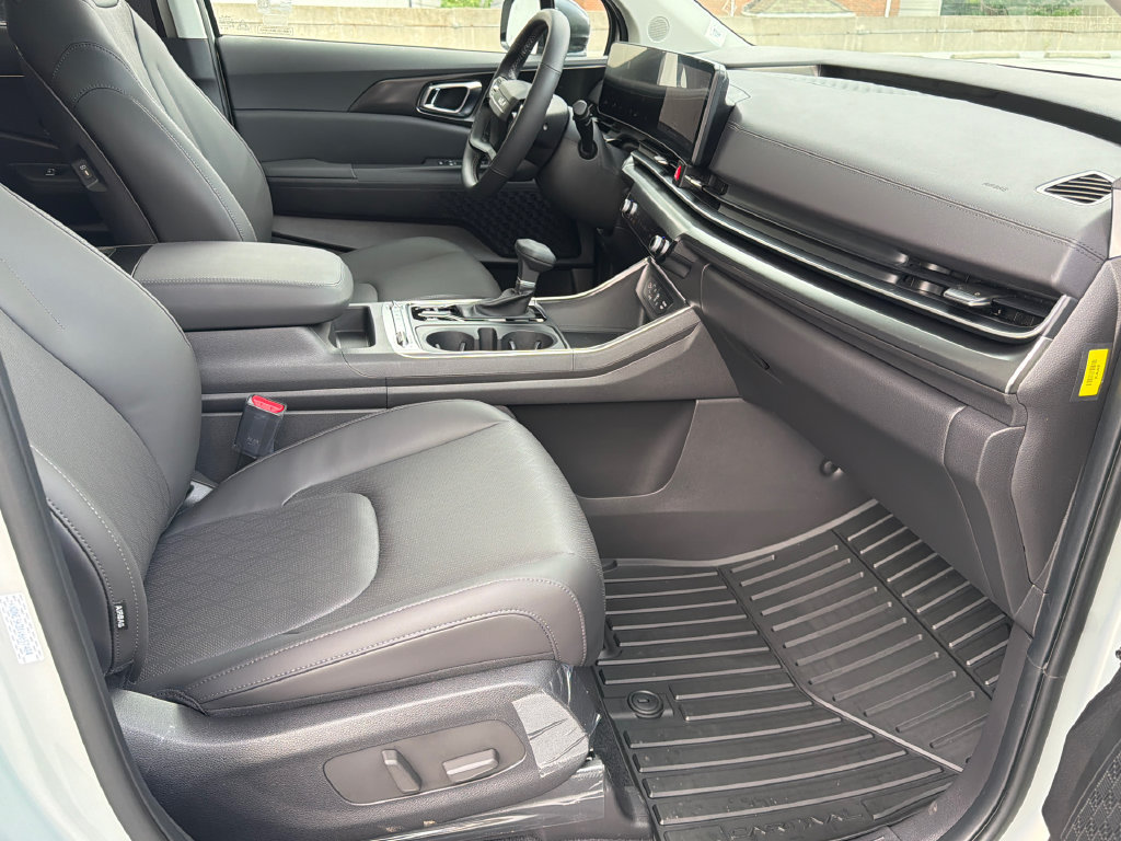 New 2027 Kia Carnival SX w/ Dark Edition Package FWD image 13