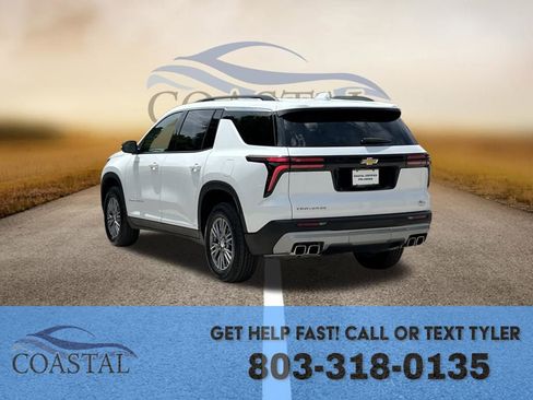 Used 2025 Chevrolet Traverse LT FWD image 16