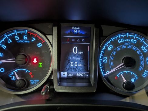 Used 2020 Toyota Tacoma TRD Off-Road AWD/4WD image 19