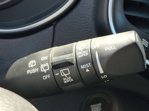 Used 2022 Jeep Cherokee Trailhawk w/ Comfort/Convenience Group AWD/4WD image 27
