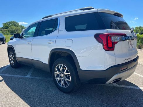 Used 2022 GMC Acadia SLT w/ Technology Package AWD/4WD image 4