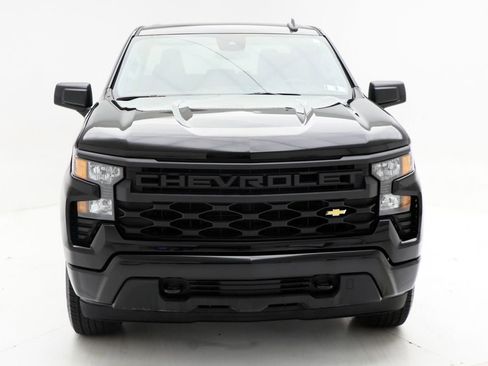 Used 2024 Chevrolet Silverado 1500 Custom image 4