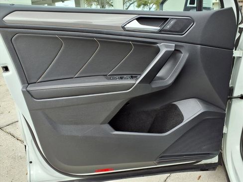 Used 2023 Volkswagen Tiguan SE image 20