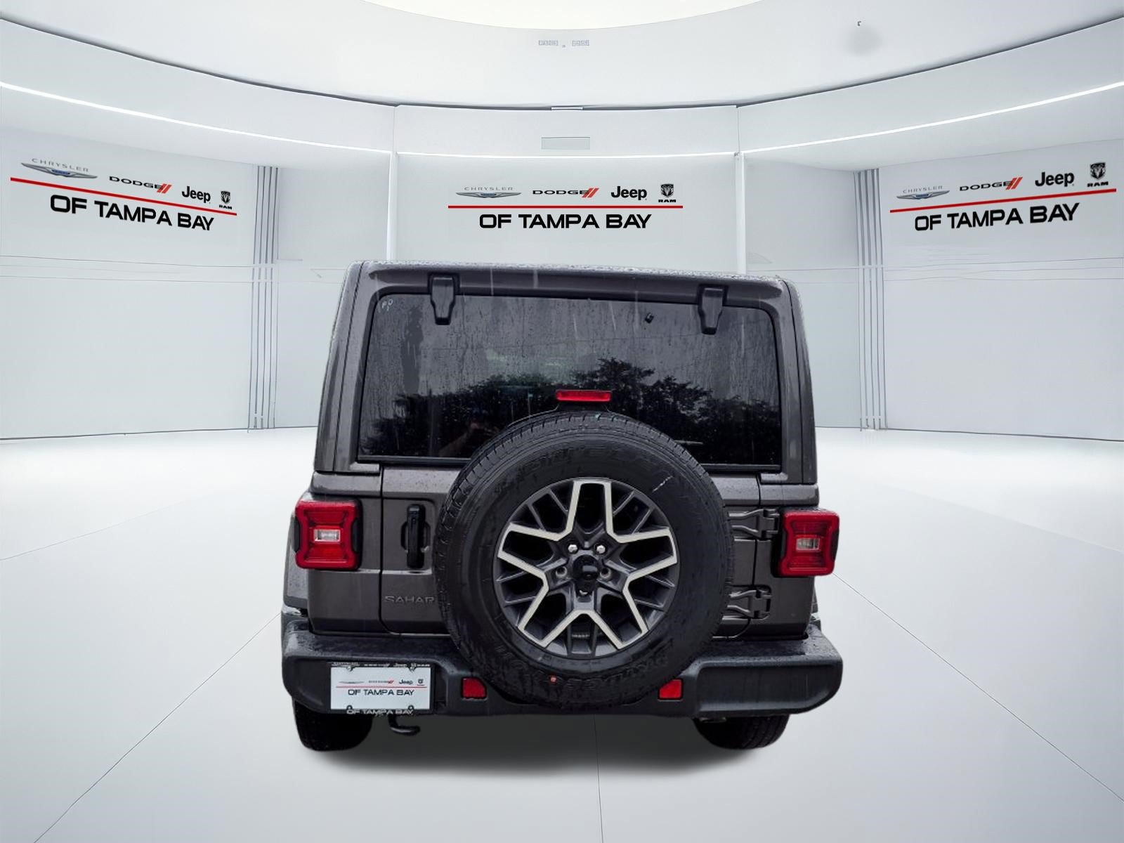 Used 2026 Jeep Wrangler Unlimited Sahara AWD/4WD image 6