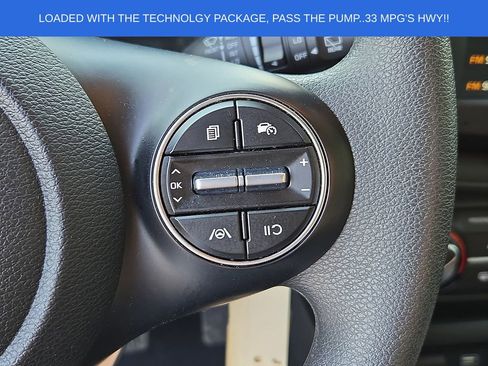 Used 2025 Kia Soul LX w/ LX Technology Package FWD image 21