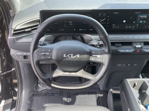 Used 2024 Kia EV9 Wind AWD/4WD image 14