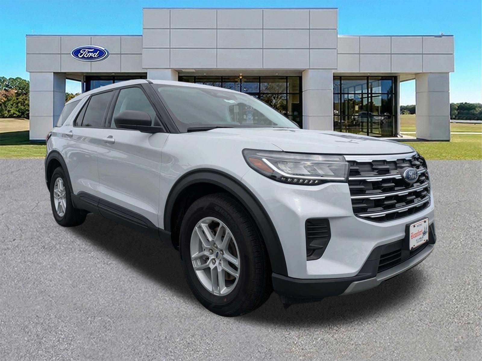 Certified 2026 Ford Explorer Active RWD image 2