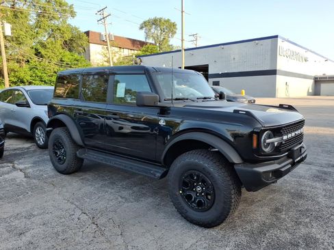 New 2026 Ford Bronco Outer Banks w/ Sasquatch Package AWD/4WD image 1
