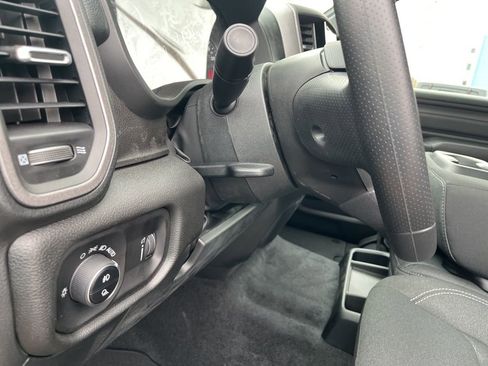 New 2026 RAM 1500 Express AWD/4WD image 17