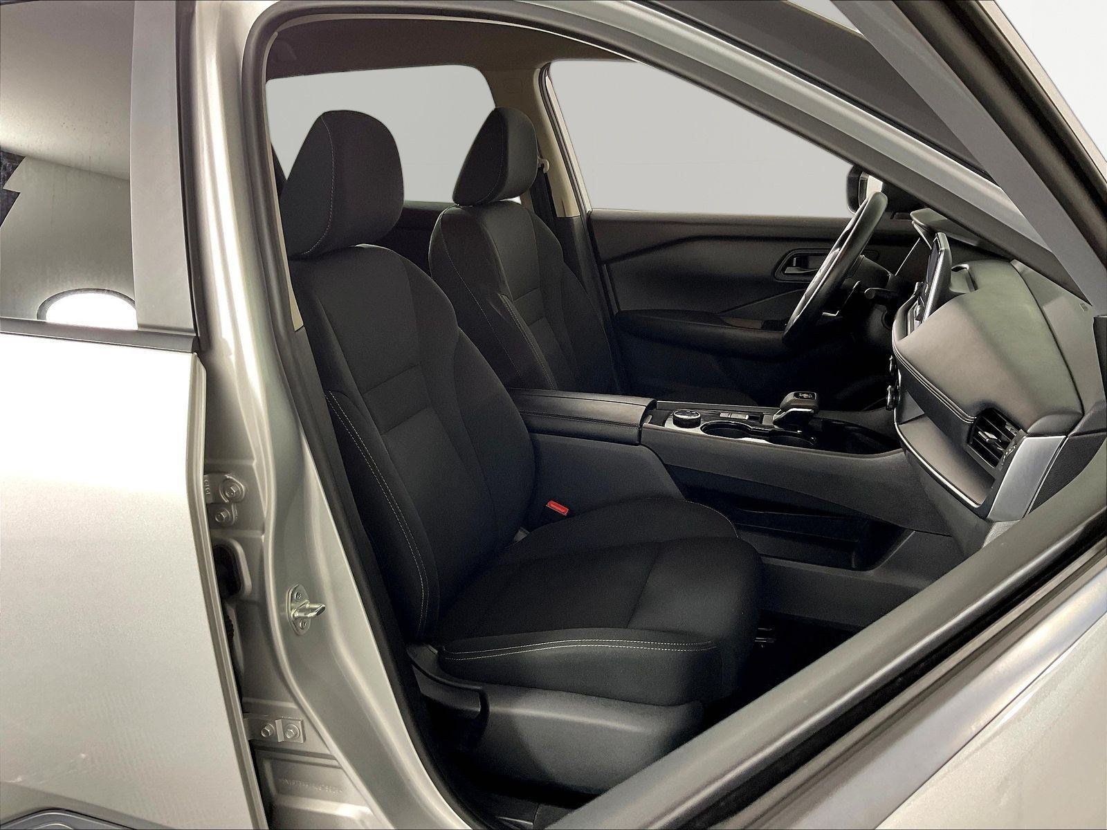 Used 2024 Nissan Rogue S AWD/4WD image 28