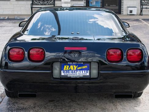 Used 1996 Chevrolet Corvette Coupe RWD image 5