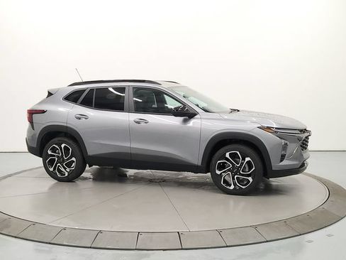 New 2026 Chevrolet Trax RS w/ Driver Confidence Package FWD image 8
