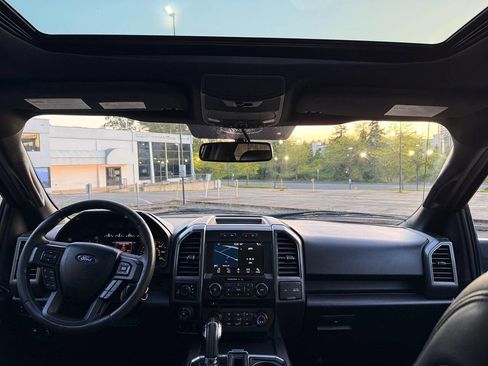 Used 2018 Ford F150 XLT w/ Equipment Group 302A Luxury AWD/4WD image 34