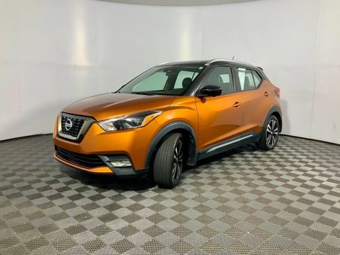 Used 2020 Nissan Kicks SR w/ SR Premium Package FWD image 7