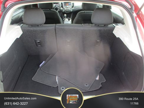 Used 2017 Chevrolet Cruze LT w/ Convenience Package FWD image 10