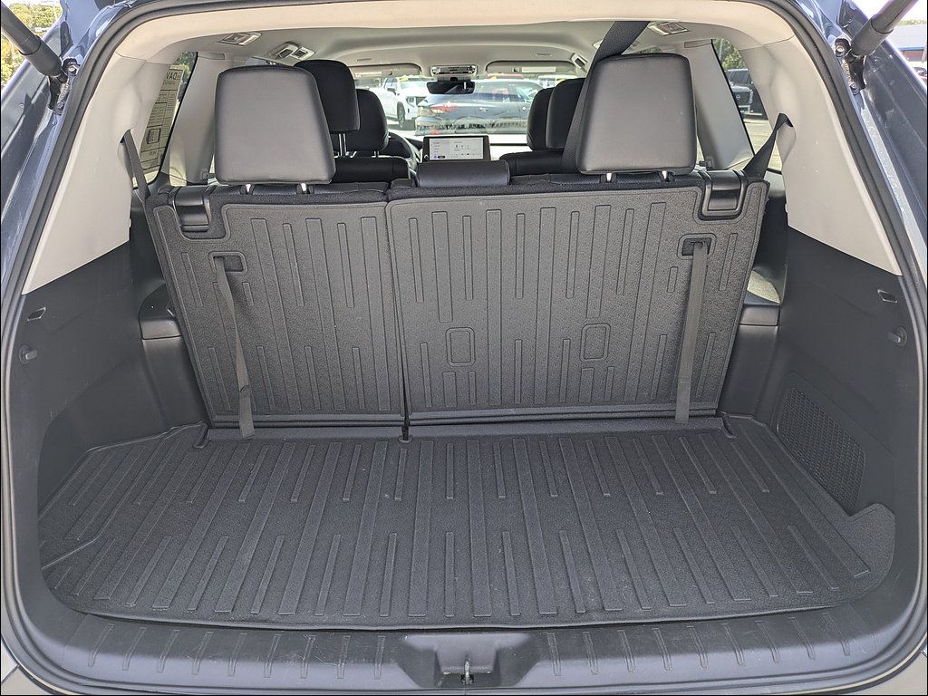 Used 2024 Toyota Grand Highlander FWD image 13