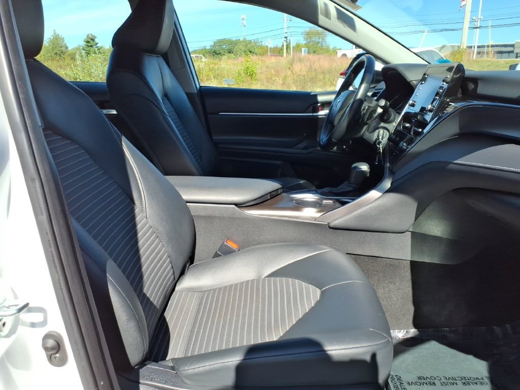 Used 2023 Toyota Camry SE FWD image 9