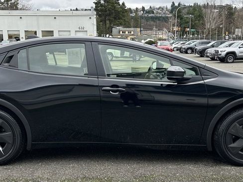 Certified 2025 Toyota Prius LE image 4