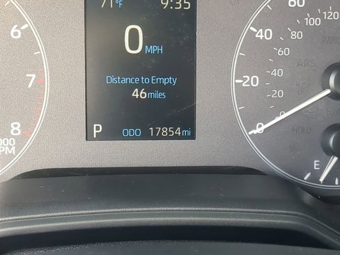 Used 2024 Toyota Corolla SE image 31