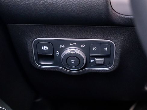 Used 2026 Mercedes-Benz GLB 250 image 21