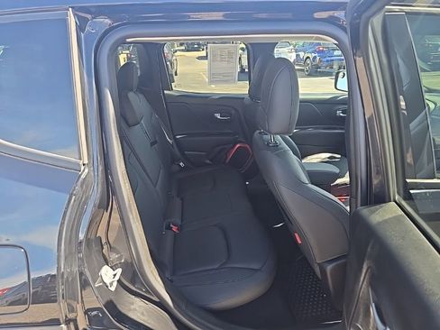 Used 2018 Jeep Renegade Trailhawk AWD/4WD image 7