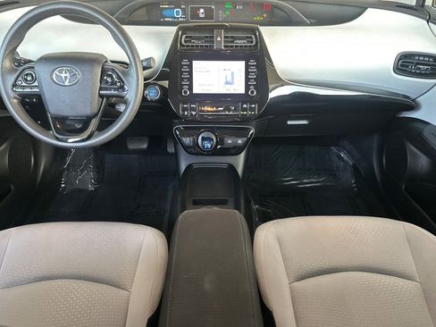 Certified 2020 Toyota Prius LE w/ Carpet Mat Package image 17