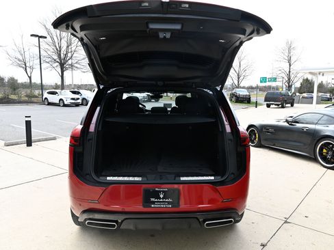 Used 2025 Land Rover Range Rover Sport Dynamic SE image 43