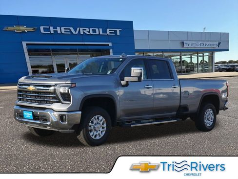 Used 2025 Chevrolet Silverado 3500 LTZ w/ LTZ Plus Package image 1