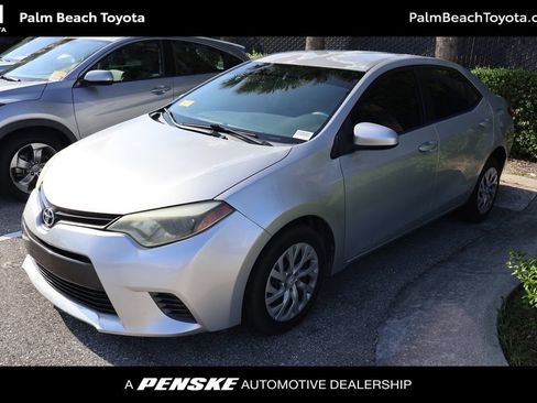 Used 2015 Toyota Corolla LE FWD image 1