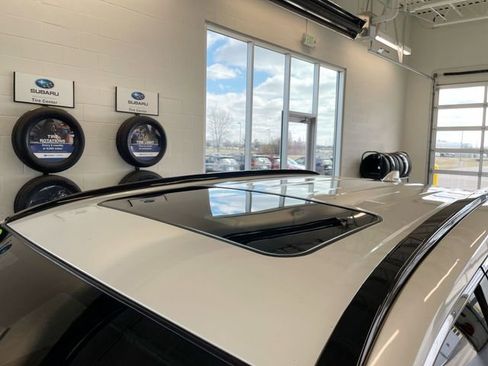 Used 2021 Toyota RAV4 XLE Premium image 8