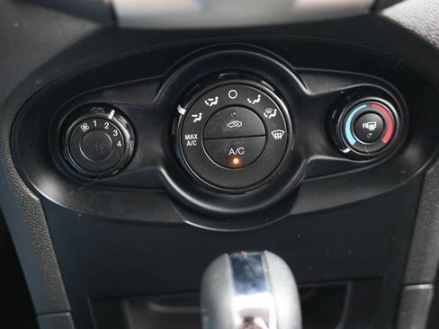 Used 2013 Ford Fiesta SE FWD image 23