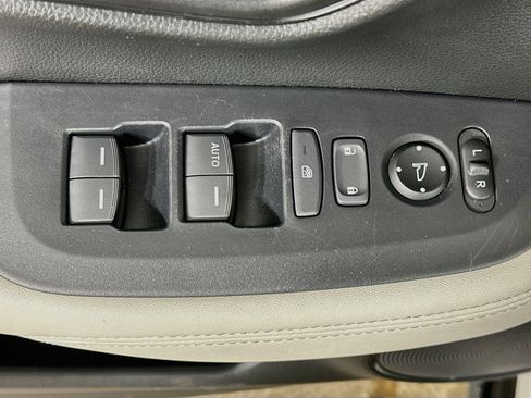 Used 2024 Honda HR-V LX image 15