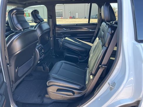 Used 2025 Jeep Grand Cherokee L Overland w/ Luxury Tech Group IV image 30