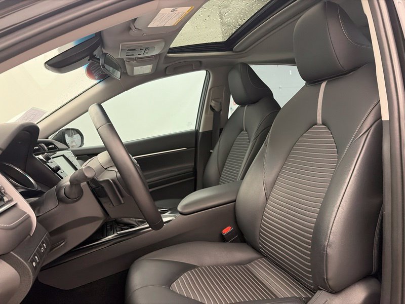 Used 2018 Toyota Camry SE w/ Moonroof Package FWD image 20