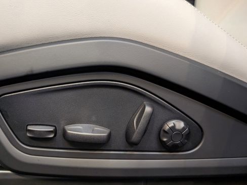 New 2024 Porsche Taycan image 24