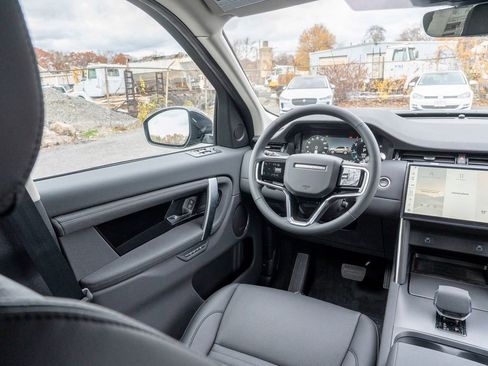 New 2025 Land Rover Discovery Sport S image 18