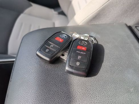 Used 2024 Toyota Tacoma TRD Sport image 25