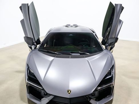 Used 2025 Lamborghini Revuelto image 24